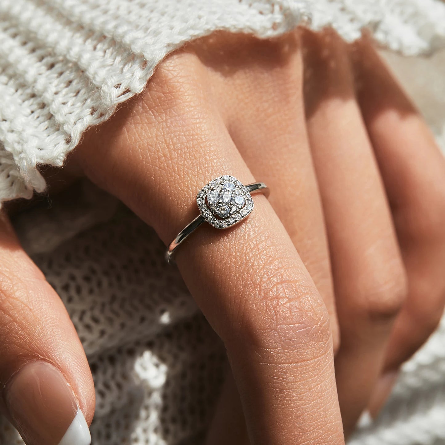 MODIAN Sparkling VVS1 D Color Pave Setting Moissanite Ring 925 Sterling Silver Wedding Band Ring for Women Fine Jewelry