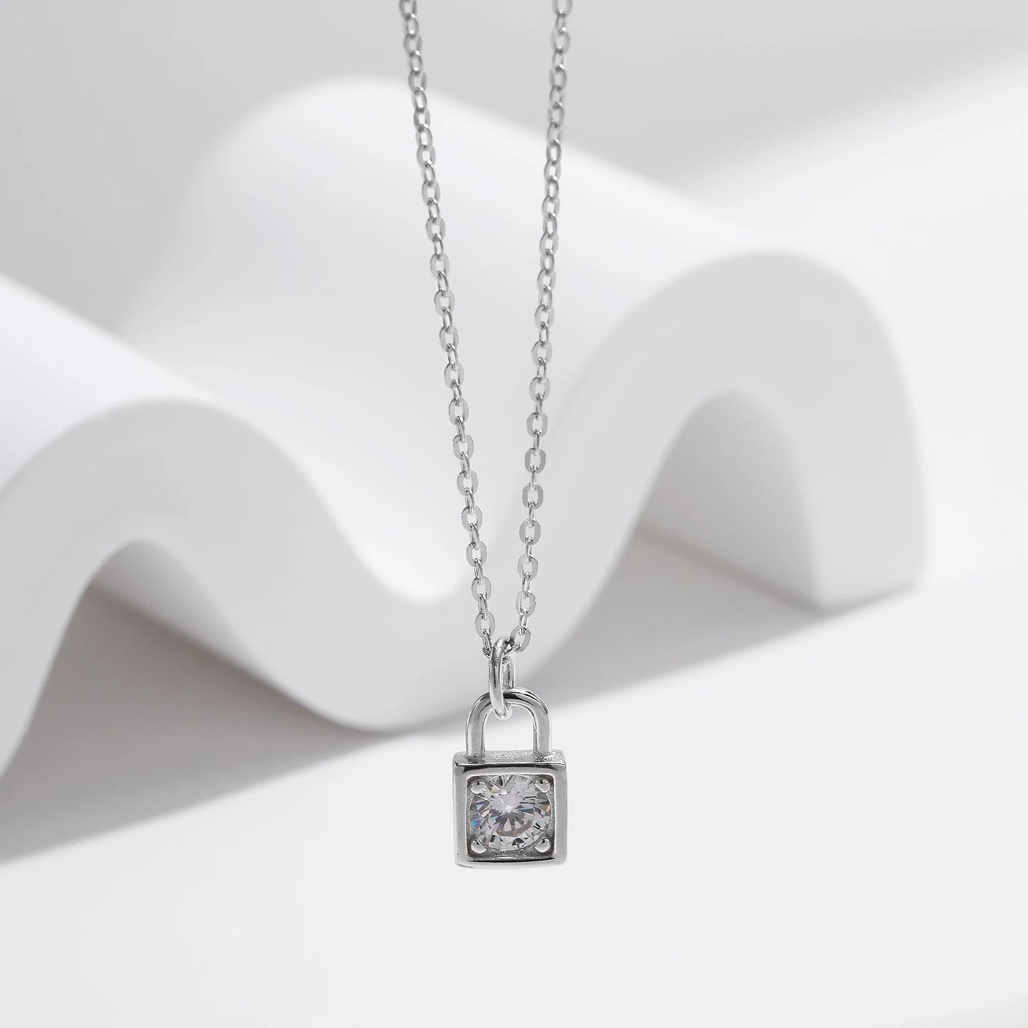 MODIAN 0.5 Carat D Color Moissanite Lock Pendant Necklace For Women 925 Sterling Silver Party Stackable Fine Jewelry With Boxes