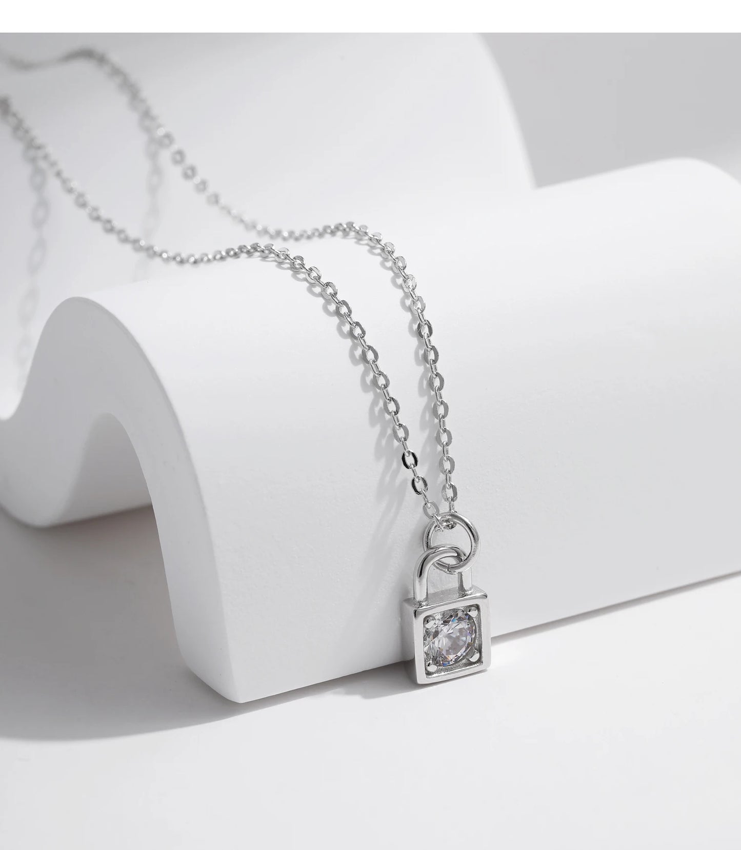 MODIAN 0.5 Carat D Color Moissanite Lock Pendant Necklace For Women 925 Sterling Silver Party Stackable Fine Jewelry With Boxes